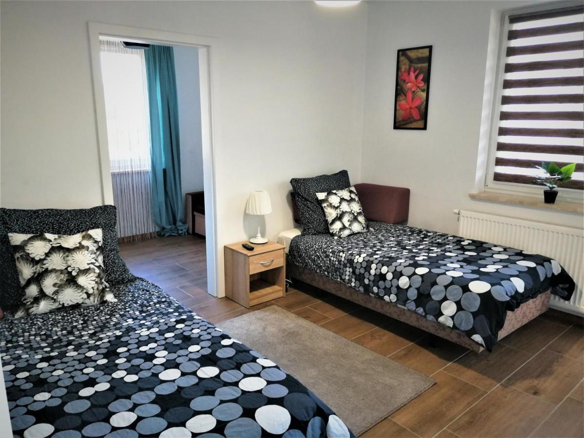 - I Przy Onkologii Apartment *