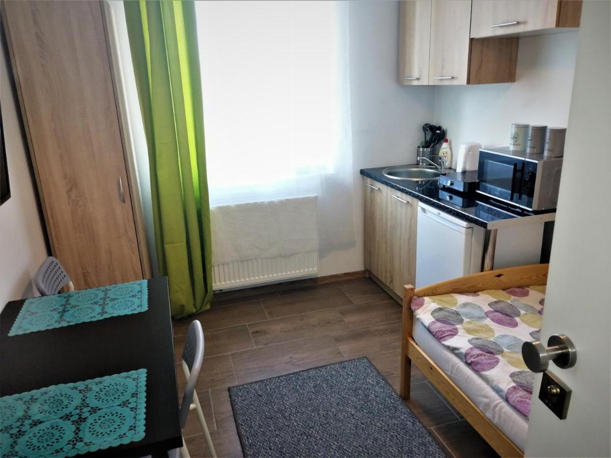 - I Przy Onkologii Apartment *