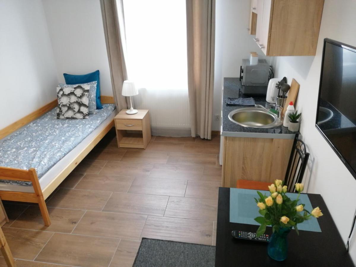 - I Przy Onkologii Apartment *
