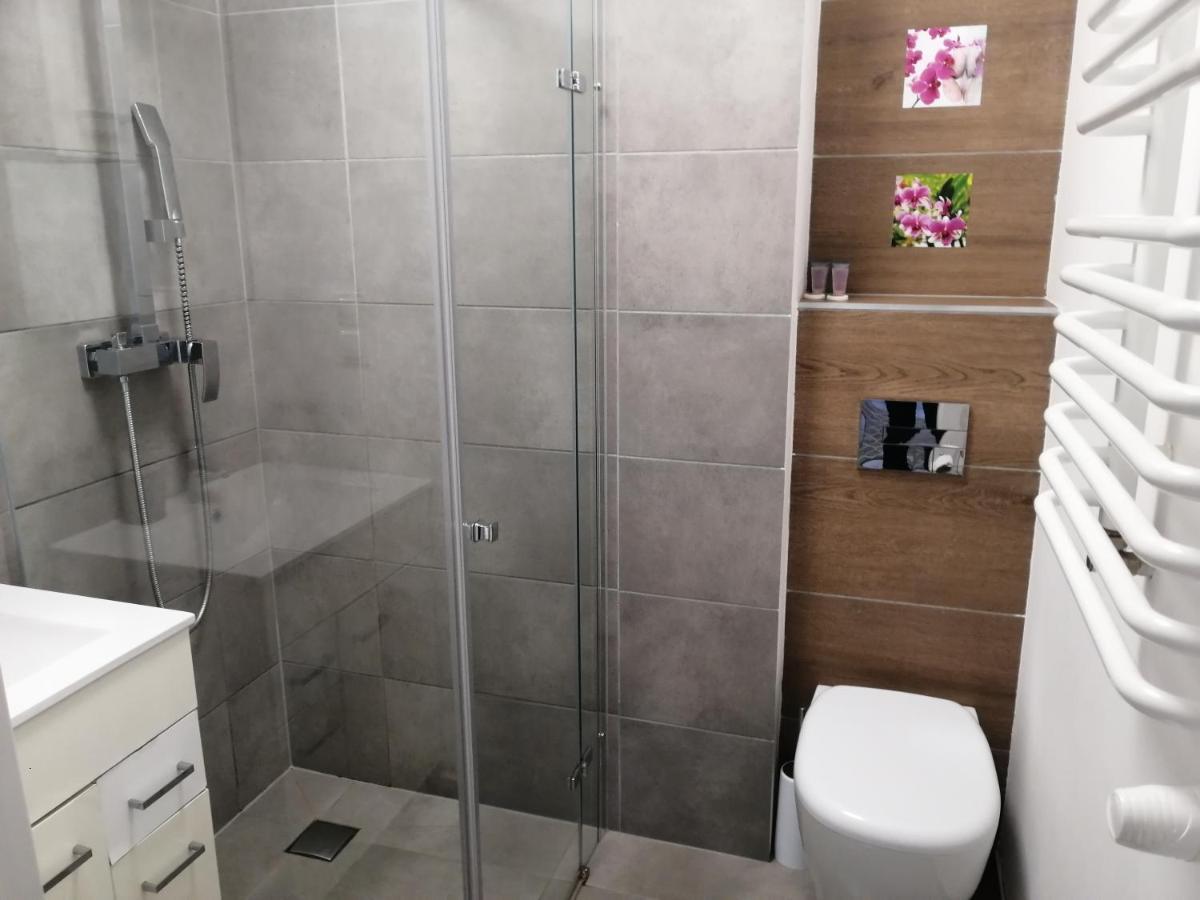 - I Przy Onkologii Apartment *